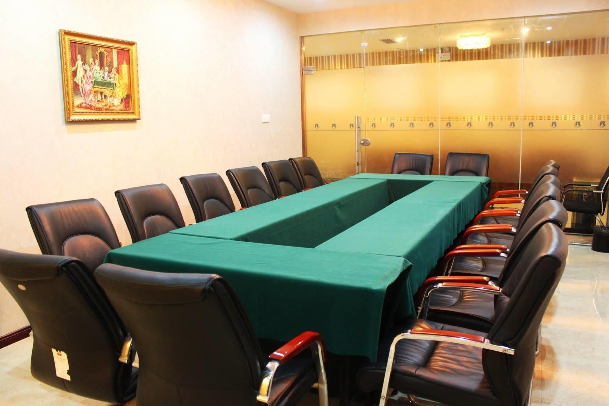 New Beacon Runfeng International Hotel Ухан Екстериор снимка