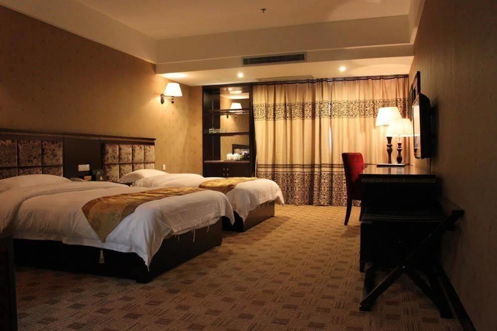 New Beacon Runfeng International Hotel Ухан Екстериор снимка