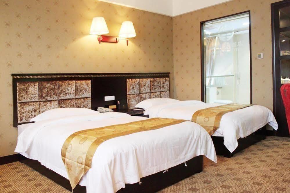 New Beacon Runfeng International Hotel Ухан Екстериор снимка