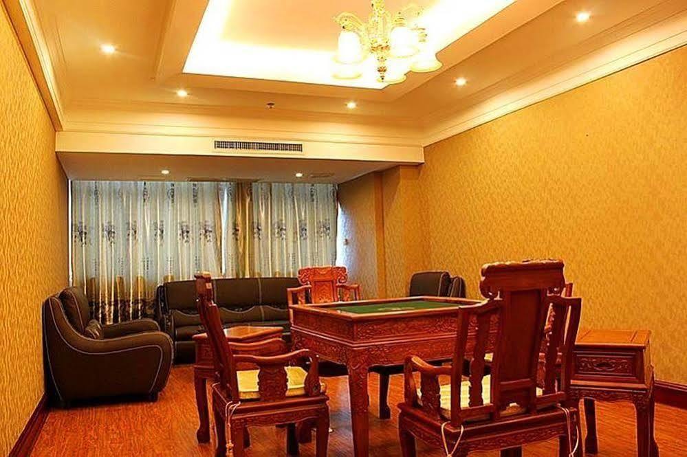 New Beacon Runfeng International Hotel Ухан Екстериор снимка